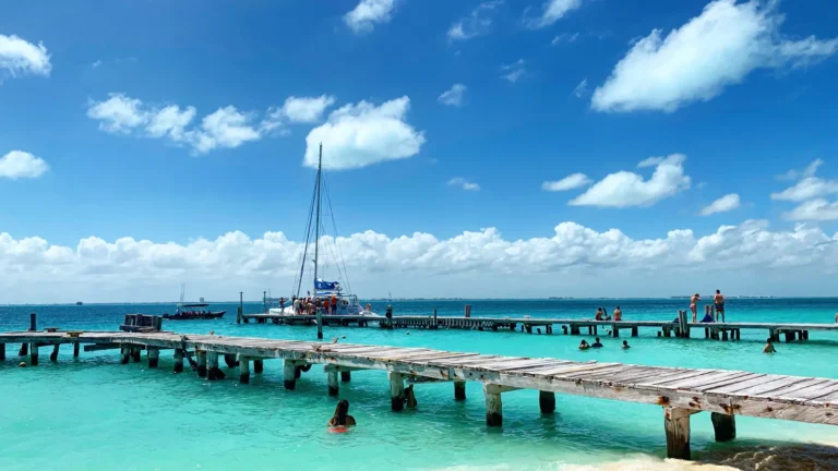 Isla Mujeres en catamarán desde Cancún