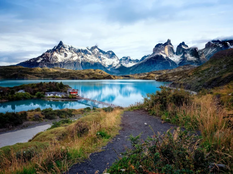Torres del Paine y Cueva del Milodón desde Puerto Natales